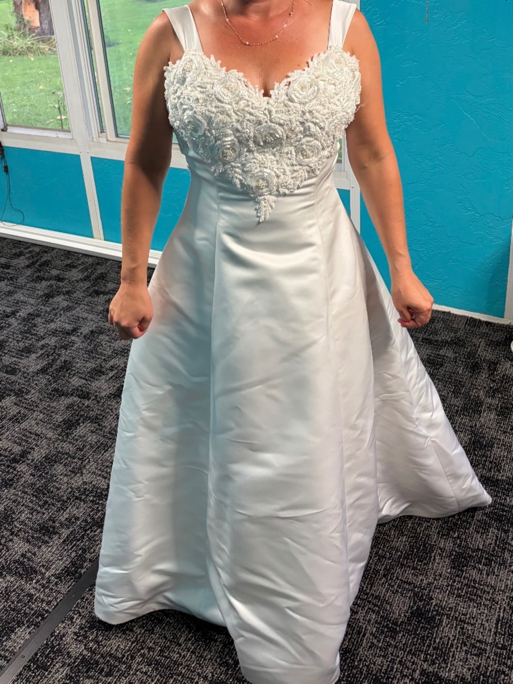 Sweetheart style wedding dress size 4-6 petite